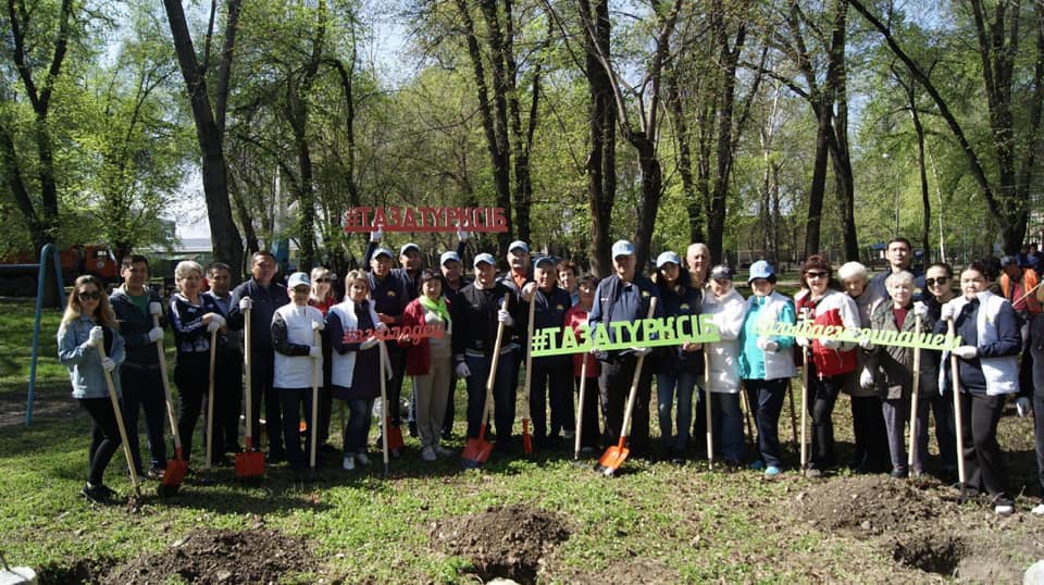 13.04.2019jyl Túrksіb aýdany 84 jalpy bіlіm beretіn mektepke qarasty "Úsh urpaq"monýmentіnіń ornalasqan saıabaǵynda tazalaý jumystary júrgіzіldі.Senbі