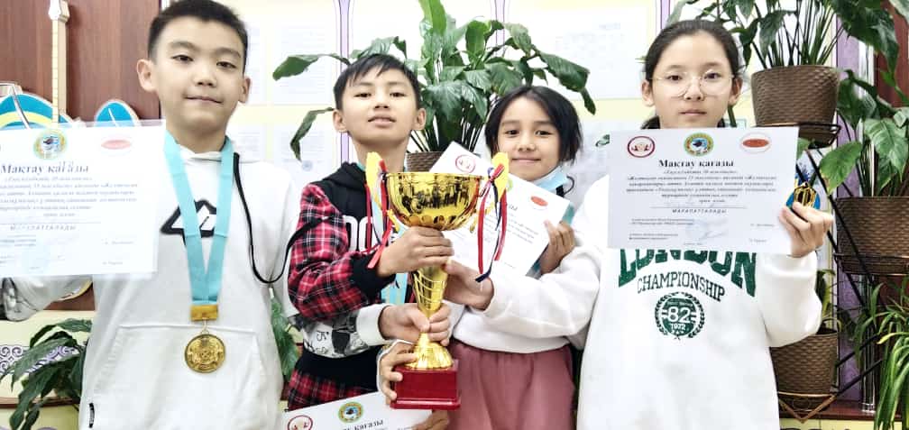 Алматы қаласы Түрксіб ауданы №84 ЖББМ оқушылары "Тәуелсіздіктің 30 жылдығы", "Желтоқсан оқиғасының 35 жылдығы" аясында "Желтоқсан қаһармандары" атты А