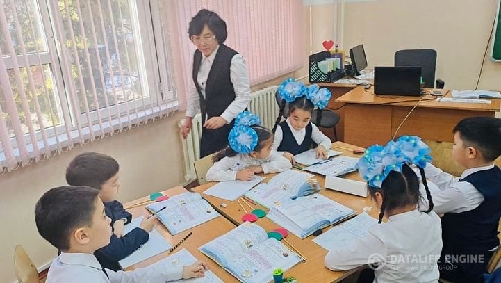 №84 ЖББ мектепте 1 наурыз күні бастауыш сынып бірлестігінің онкүндігі аясында бастауыш сынып мұғалімі, педагог-зерттеуші Арапбаева Айжан Абдихайовна 2