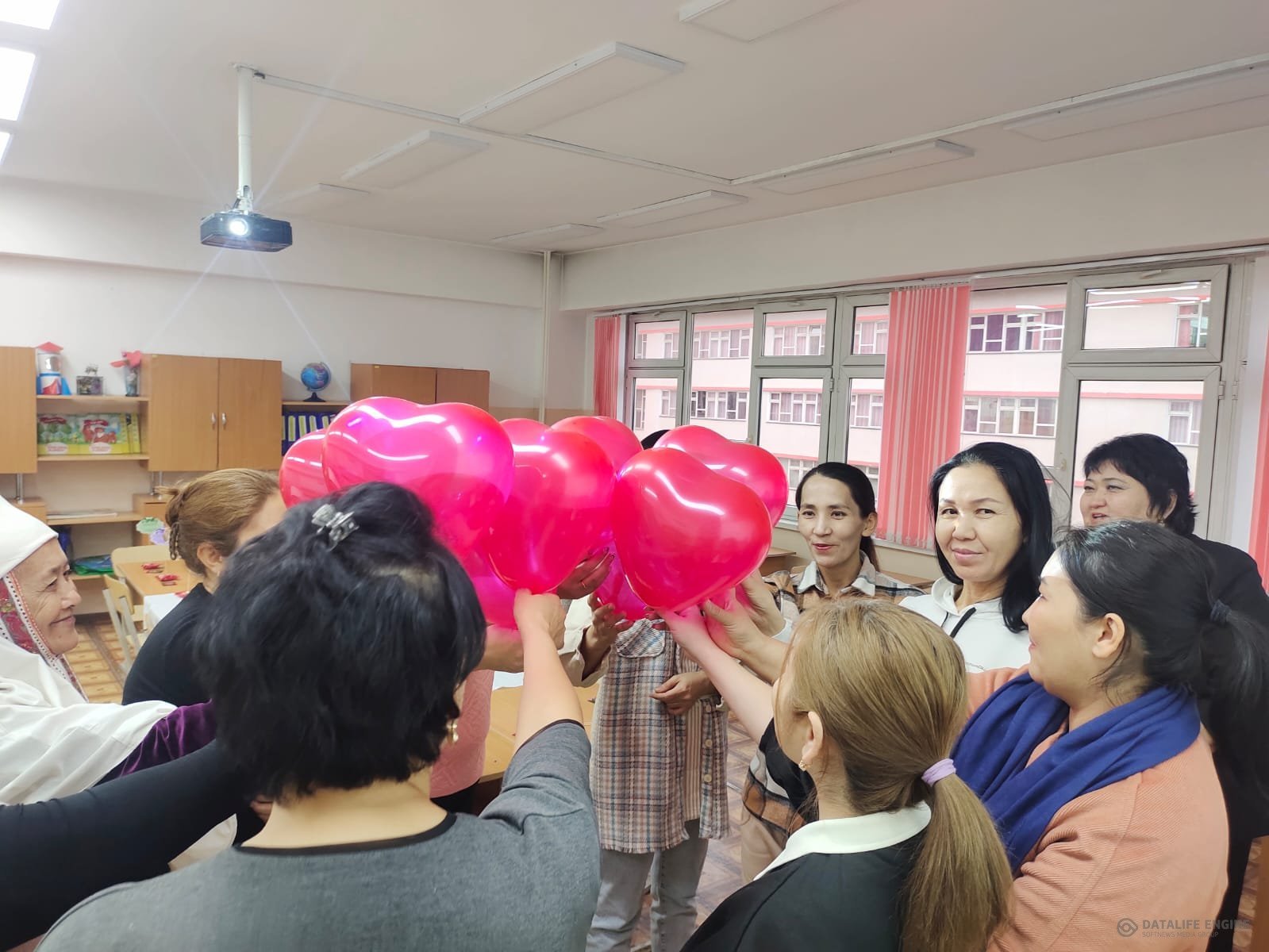 Алматы қаласы Түрксіб ауданы №84 ЖББМ қараша айында 5-11 сынып оқушыларының ата-аналарына «Қолайлы отбасылық атмосфера құру» тақырыбында ата-аналар жи