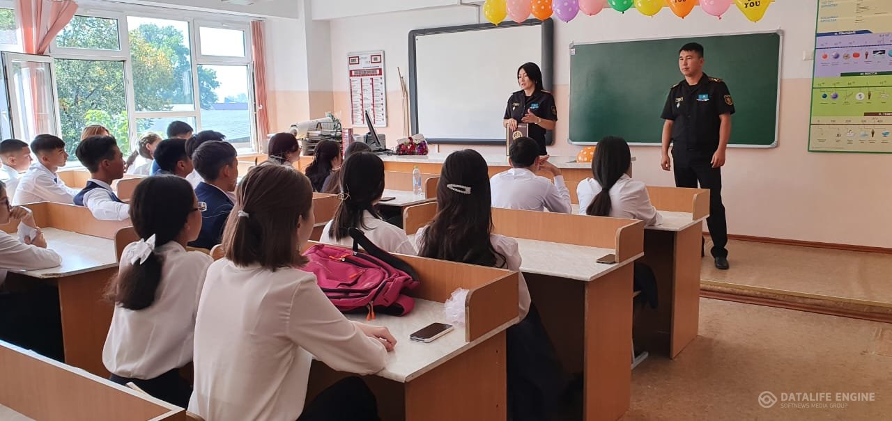 Алматы қаласы Түрксіб ауданы №84 ЖББМ қыркүйек айында Алматы өңірлік гарнизоны Әскери полиция басқармасының қызметкерлерімен мектебіміздің 11 сынып оқ