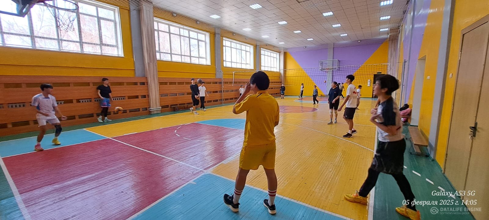 Алматы қаласы Түрксіб ауданы №84 ЖББМ 8-9 сыныптар арасында волейболдан жарыс өтілді.